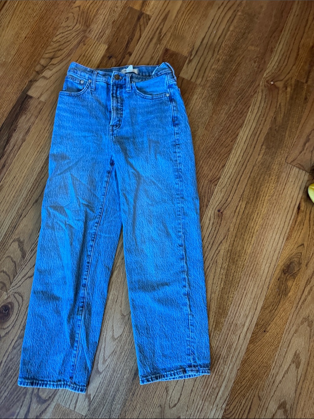 Madewell women’s wide leg crop  Jeans in Medium Blue